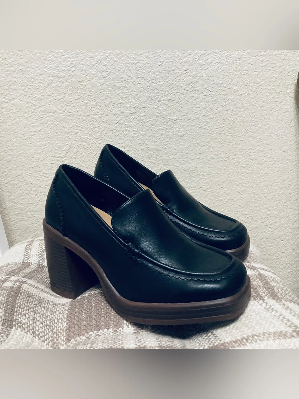 Torrid Shoes Womens  7.5 Wide Width Mock Toe Platform Loafers Mary Jane Black